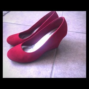 Dex Comfort Red Shoes. Size 8. Never worn